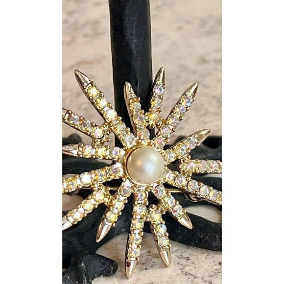 Vintage Emmons Womens Silver Rhinestone Starburst Aurora Borealis Pearl Brooch - Picture 2 of 7